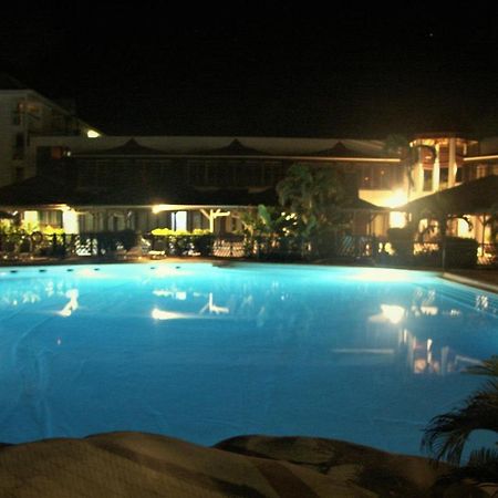 Le Petit Eden - Residence 3 Etoiles - Piscine Et Plage "Le Manganao" Сен Франсоа Екстериор снимка